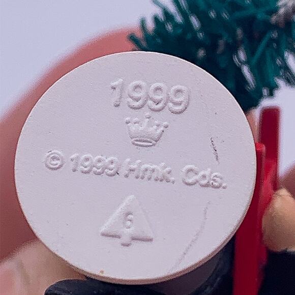 1999 Hallmark Keepsake Nutcracker Guild Series #6 Miniature Christmas Ornament - Picture 7 of 8